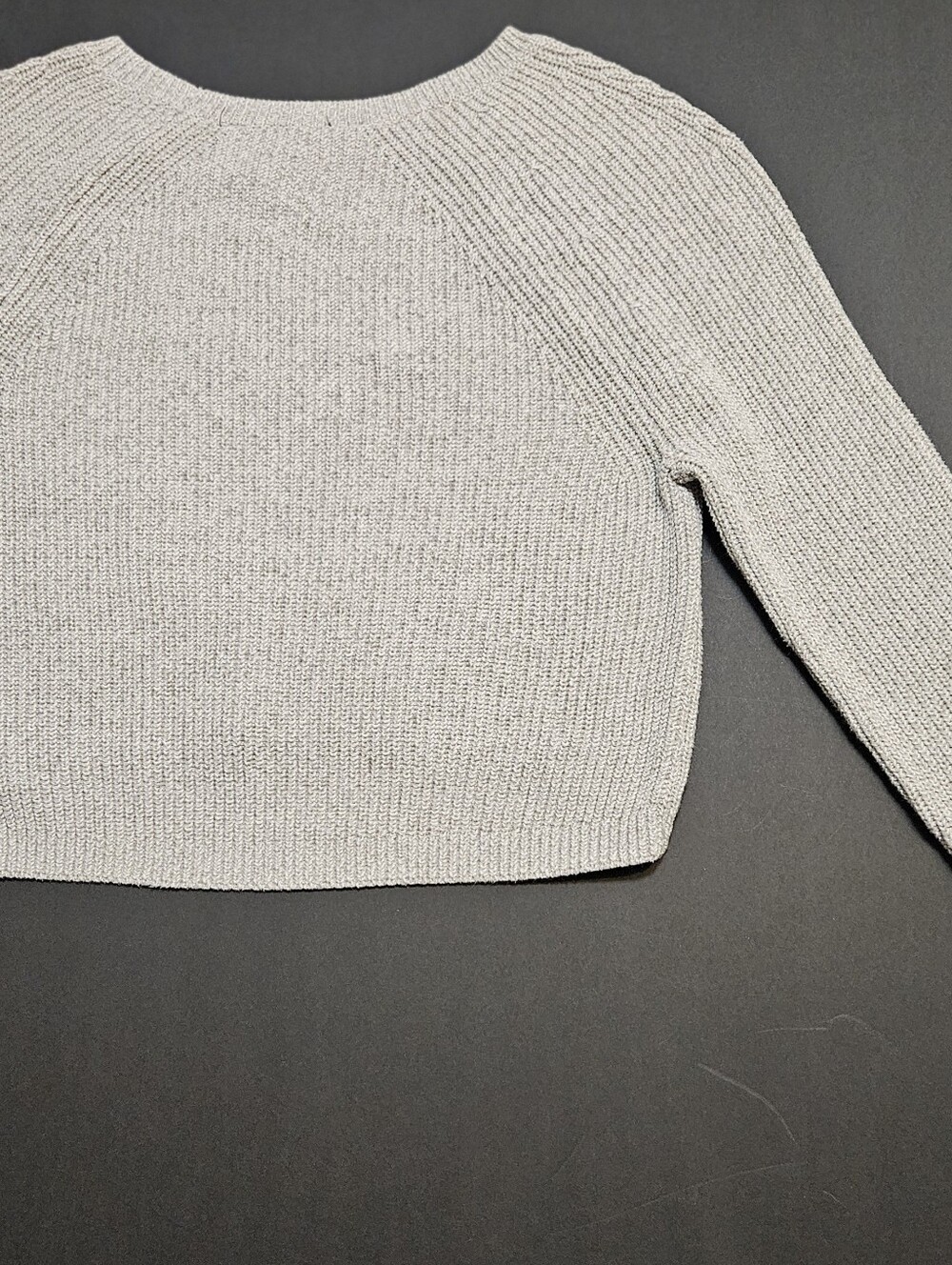 BCBGMAXAZRIA Gray Oat Milk Ribbed Knit Cropped Crewneck Raglan Sweater Sz S EUS - Picture 10 of 10
